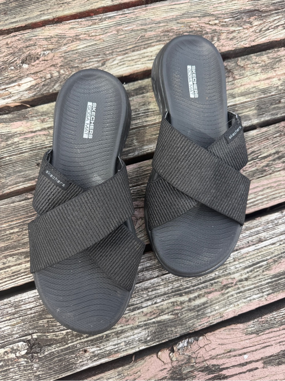 Skechers Women’s Black Crisscross Elastic Slide Sandals